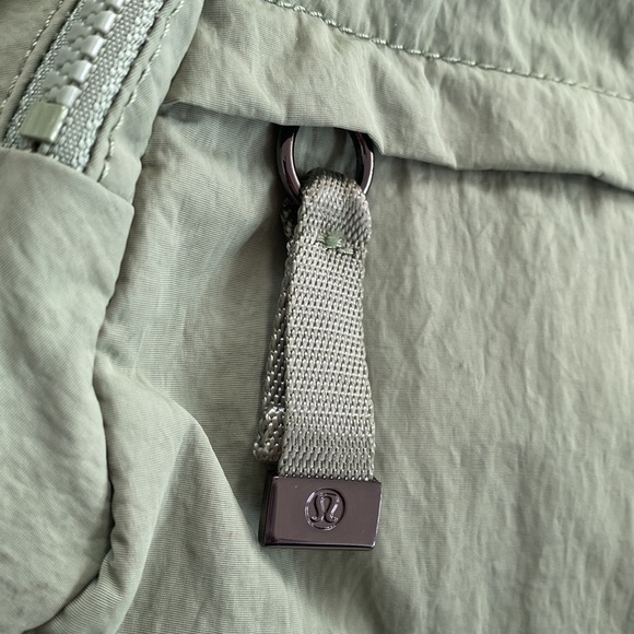 ❤️ Lululemon On The Beat Belt Bag *4.5L Green - Picture 7 of 11